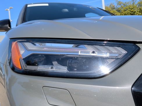 Used 2023 Audi SQ5 Prestige w/ Prestige Package image 3