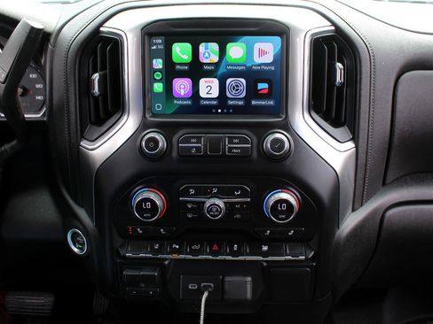 Used 2022 Chevrolet Silverado 2500 LT w/ Convenience Package image 26