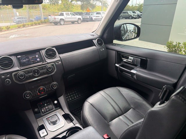 Used 2016 Land Rover LR4 HSE AWD/4WD image 10