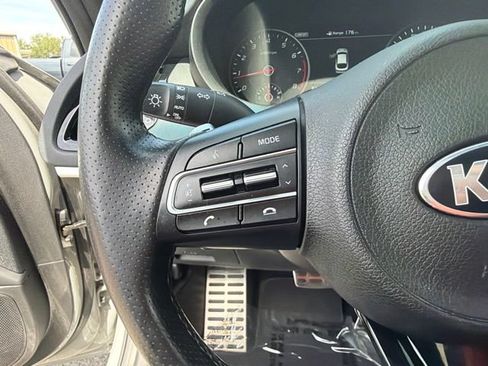 Used 2020 Kia Stinger GT2 image 23