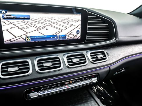 Certified 2025 Mercedes-Benz GLS 450 4MATIC image 21