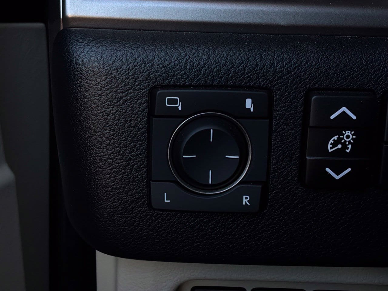 Used 2022 Lexus GX 460 Luxury w/ Off Road Package AWD/4WD image 31