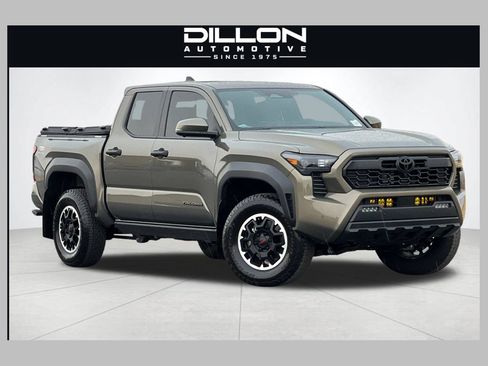 Used 2026 Toyota Tacoma TRD Off-Road w/ TRD Off Road Premium Package AWD/4WD image 1