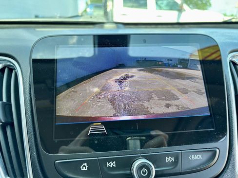 Used 2020 Chevrolet Malibu LT FWD image 4