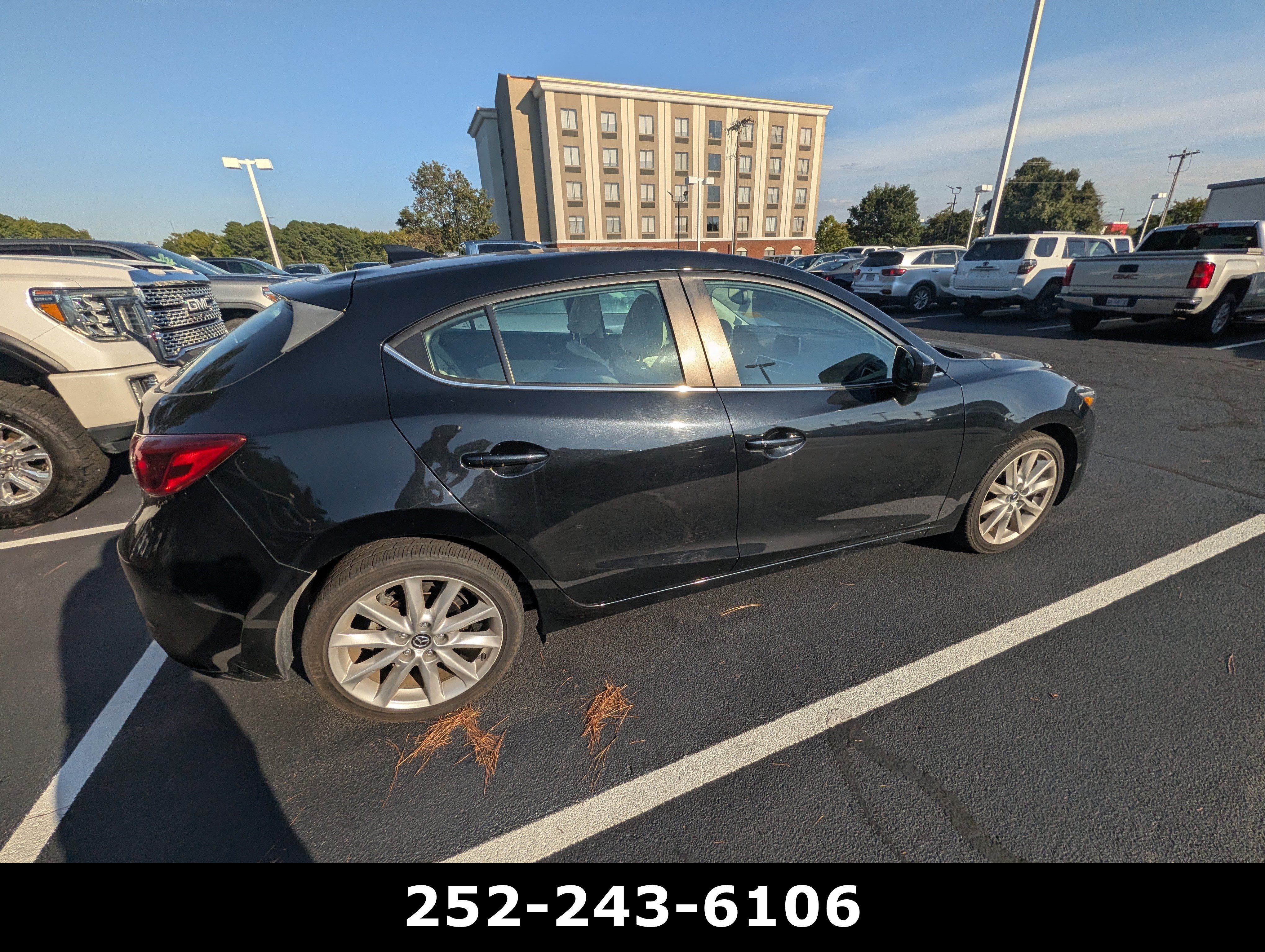 Used 2017 MAZDA MAZDA3 Grand Touring w/ Premium Equipment Package FWD image 5