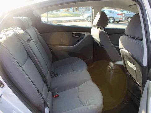 Used 2015 Hyundai Elantra SE w/ Option Group 02 image 25