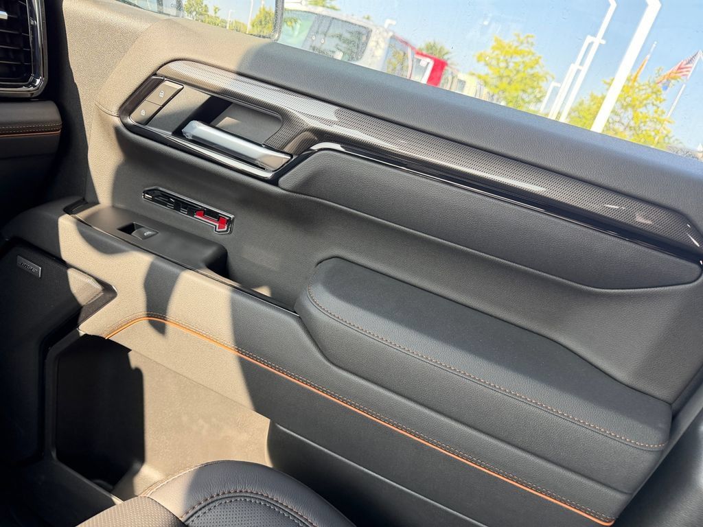 New 2026 GMC Sierra 1500 AT4 w/ AT4 Premium Package AWD/4WD image 35