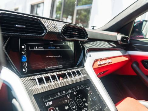 Used 2020 Lamborghini Urus AWD/4WD image 44