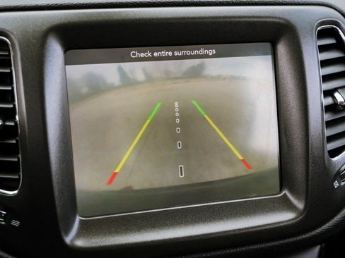 Used 2019 Jeep Compass Trailhawk image 10