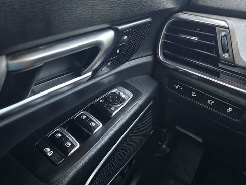 Used 2024 Kia Telluride SX w/ Towing Package FWD image 22