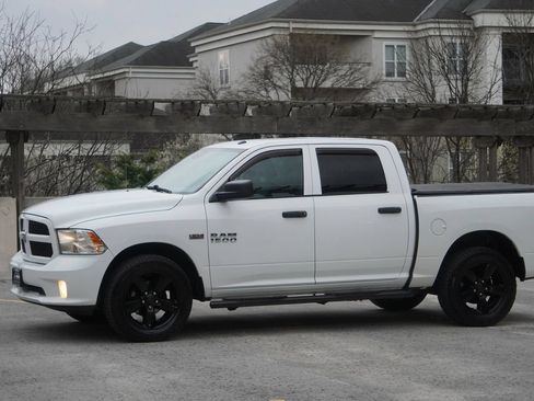 Used 2016 RAM 1500 Express AWD/4WD image 3