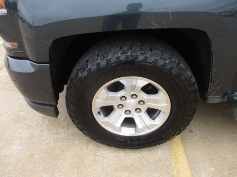 Used 2018 Chevrolet Silverado 1500 LT w/ All Star Edition image 3