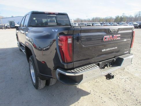 New 2026 GMC Sierra 3500 SLT w/ SLT Premium Package AWD/4WD image 8
