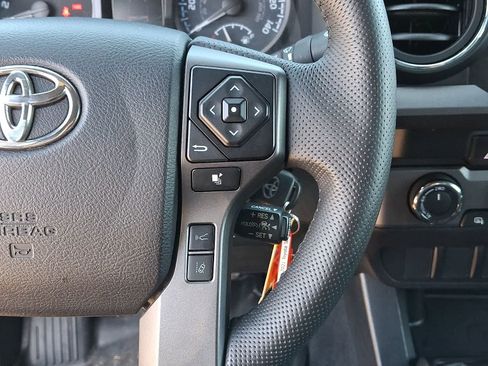 Certified 2021 Toyota Tacoma TRD Off-Road AWD/4WD image 26