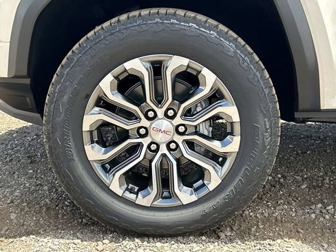 New 2026 GMC Canyon Denali AWD/4WD image 32