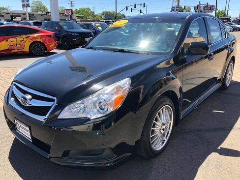 Used 2011 Subaru Legacy 2.5i Limited w/ Popular Equipment Group 2B AWD/4WD image 6
