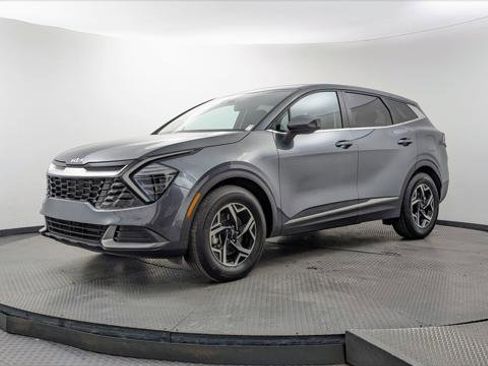 Used 2024 Kia Sportage LX FWD image 2