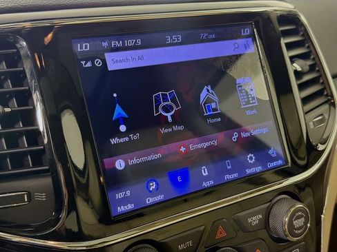 Used 2019 Jeep Grand Cherokee Limited AWD/4WD image 19