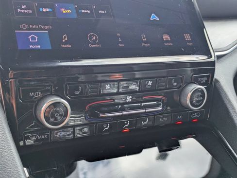 Used 2021 Jeep Grand Cherokee L Overland w/ Luxury Tech Group IV AWD/4WD image 23
