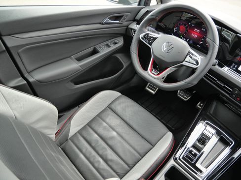 Certified 2024 Volkswagen GTI Autobahn image 9