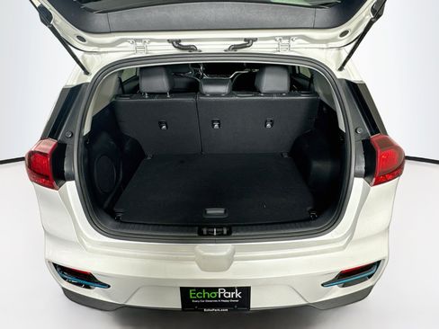 Used 2022 Kia Niro EX FWD image 28