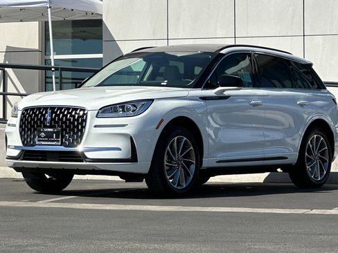 New 2025 Lincoln Corsair Grand Touring image 7