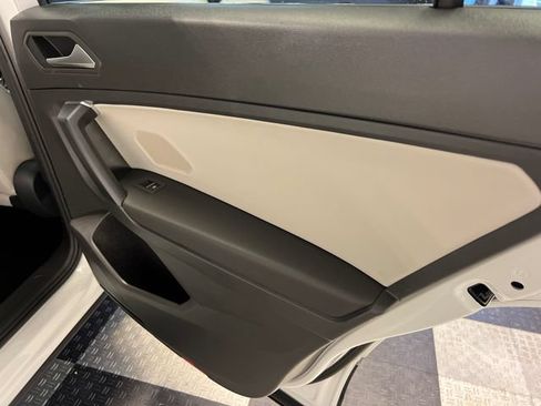 Certified 2021 Volkswagen Tiguan SE FWD image 13