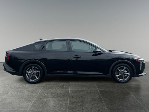 Used 2025 Kia K4 LXS image 8