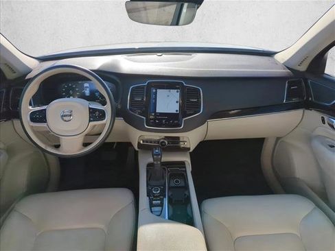 Used 2017 Volvo XC90 T6 Momentum w/ Vision Package image 16