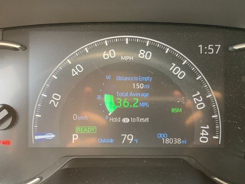 Used 2025 Toyota RAV4 XLE AWD/4WD image 31