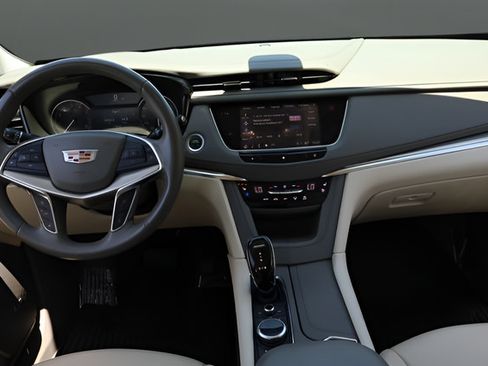 Used 2021 Cadillac XT5 Premium Luxury FWD image 17