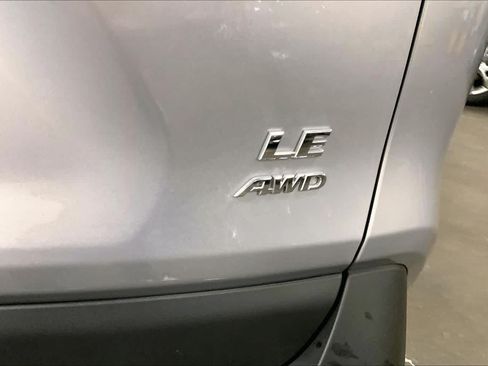 Used 2024 Toyota RAV4 LE AWD/4WD image 10