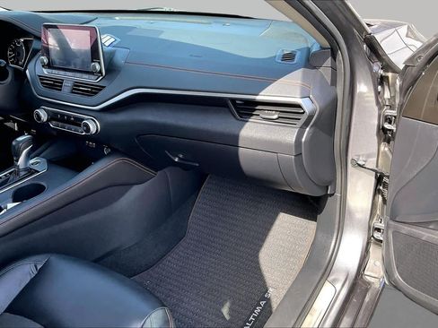 Used 2020 Nissan Altima 2.5 SR FWD image 17
