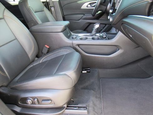 Certified 2021 Chevrolet Traverse RS image 10