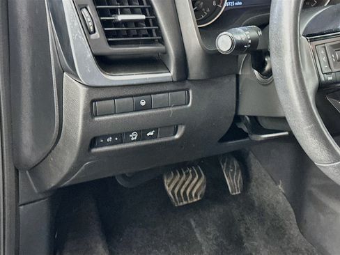 Used 2023 Nissan Rogue SV w/ SV Premium B Package AWD/4WD image 17