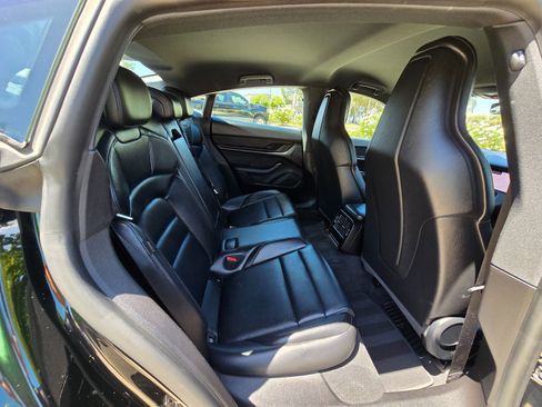 Used 2024 Porsche Taycan image 31