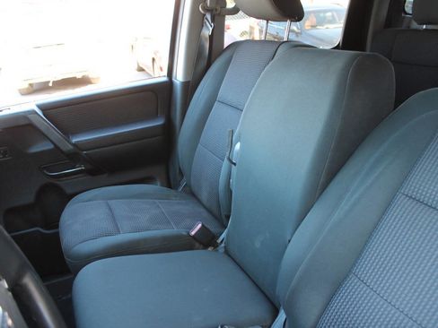 Used 2010 Nissan Titan SE RWD image 34