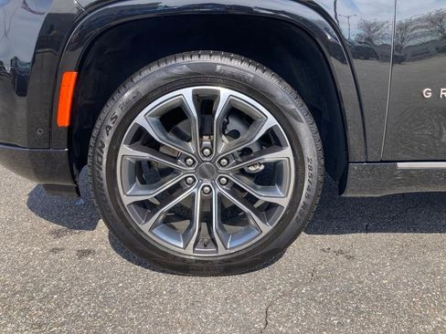 New 2024 Jeep Grand Wagoneer L Series III w/ Rear Seat Video Group 1 image 16