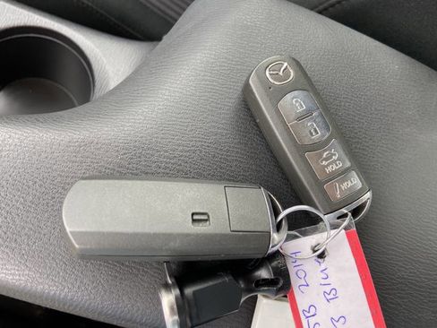 Used 2014 MAZDA MAZDA3 i Touring image 40
