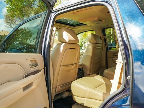 Used 2009 Cadillac Escalade AWD image 49