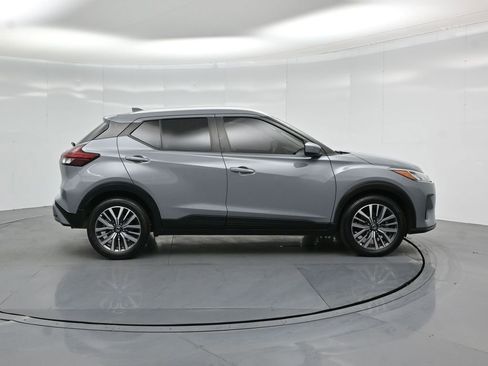 Used 2021 Nissan Kicks SV image 25