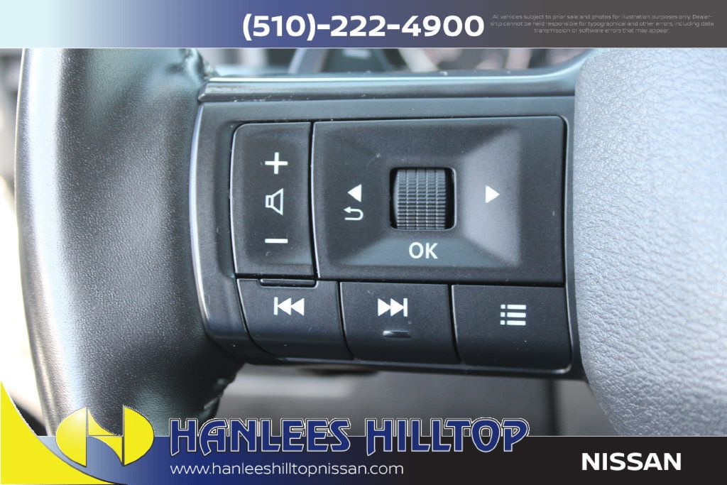 Used 2025 Nissan Rogue SV AWD/4WD image 29