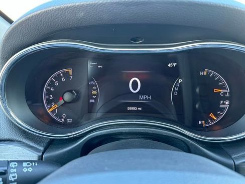 Used 2020 Jeep Grand Cherokee Laredo w/ Security & Convenience Group image 24