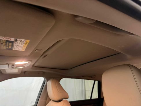 Used 2024 Toyota Highlander Limited image 22