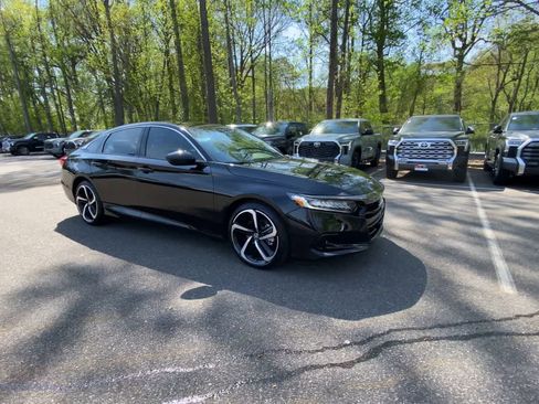 Used 2022 Honda Accord Sport image 6