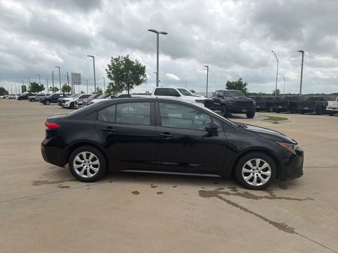 Used 2024 Toyota Corolla LE image 4