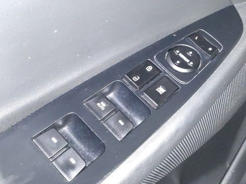 Used 2019 Hyundai Tucson Value FWD image 27