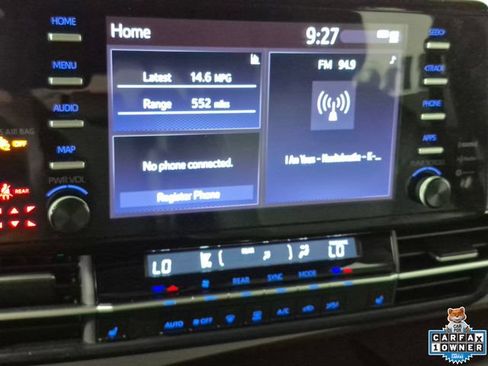 Used 2024 Toyota Sienna XLE FWD image 21