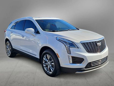 Used 2023 Cadillac XT5 Premium Luxury image 2