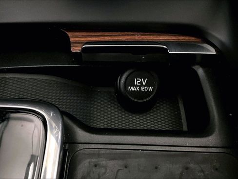 Used 2022 Volvo S60 B5 Momentum w/ Advanced Package image 31